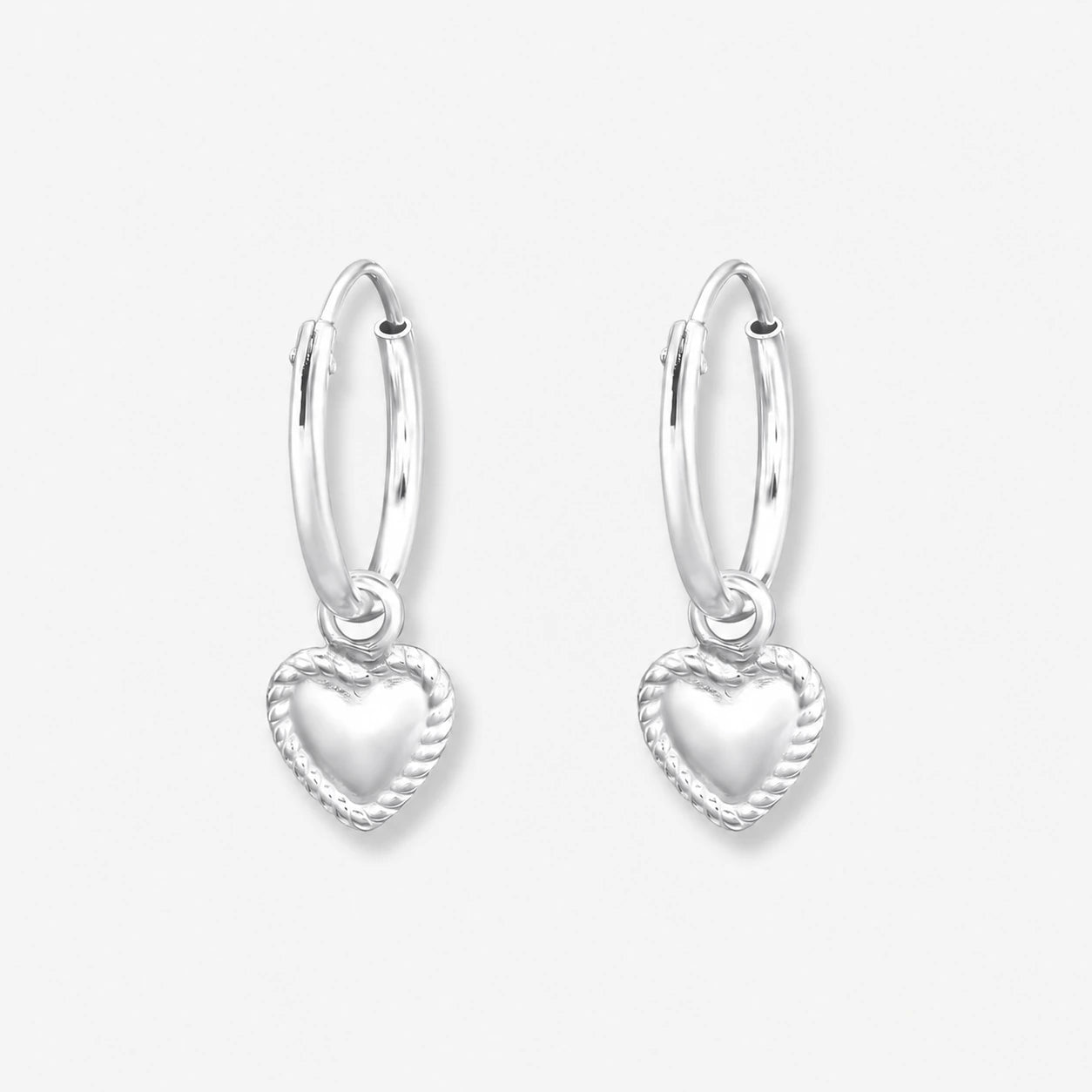 Cercei din Argint Silver Beaded Heart pe fundal gri